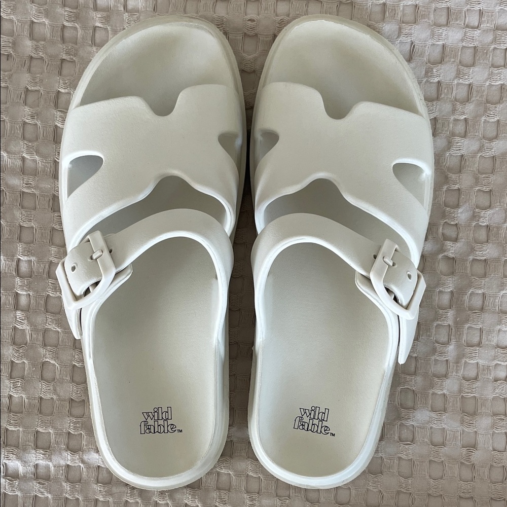 Wild Fable Women’s Cream Buckle Sandals - Size 7